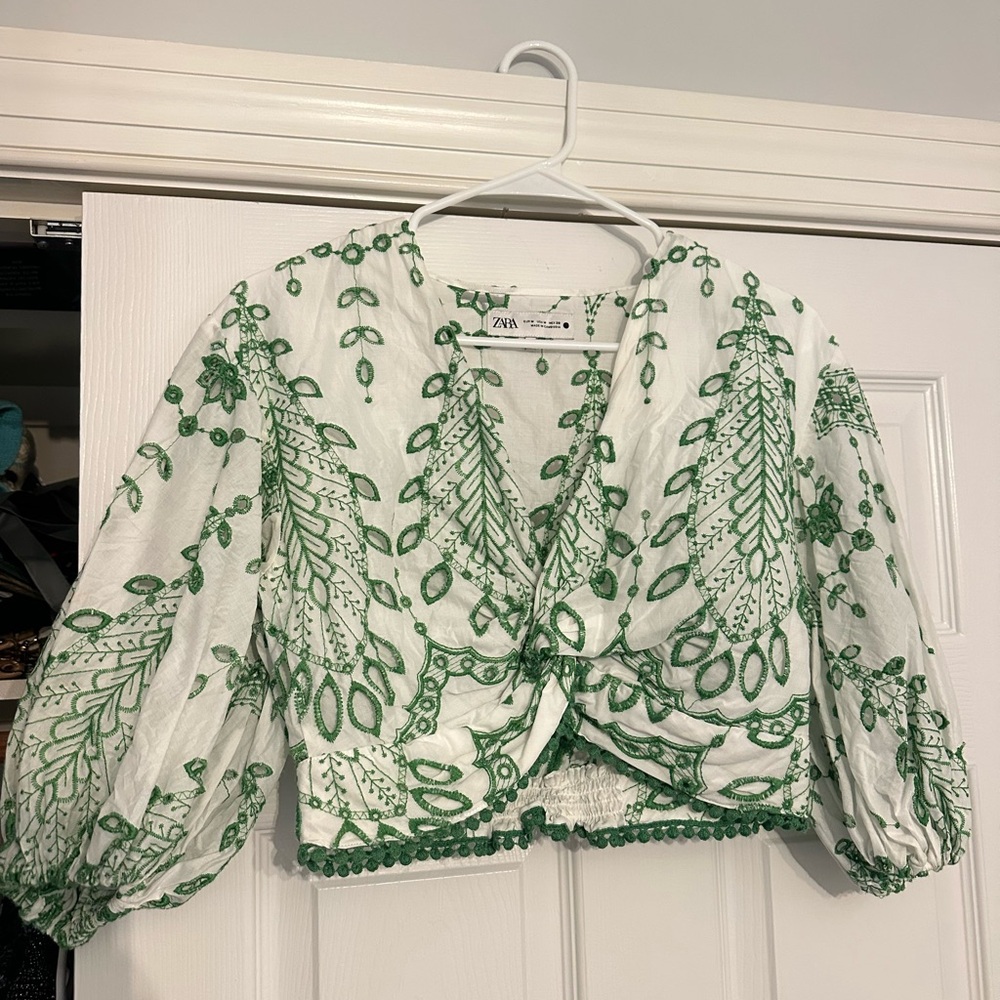 Zara White and Green Embroidered Blouse
